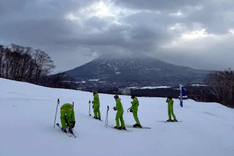 Hugo tijdens zijn ski-lerarenopleiding in Kaprun, Oostenrijk