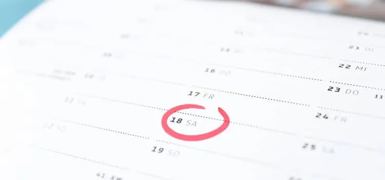 Tussenjaar checklist met datum gemarkeerd op kalender