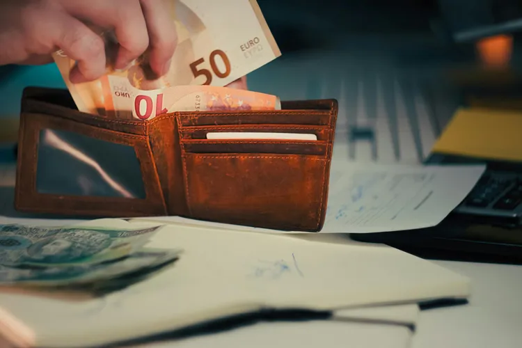 Zorgtoeslag tijdens tussenjaar — extra geld in je portemonnee
